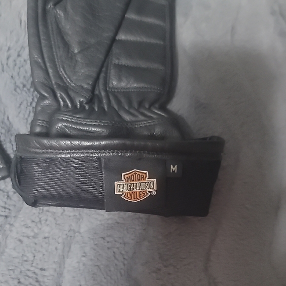 Harley-Davidson Black Leather Gloves - Picture 2 of 3